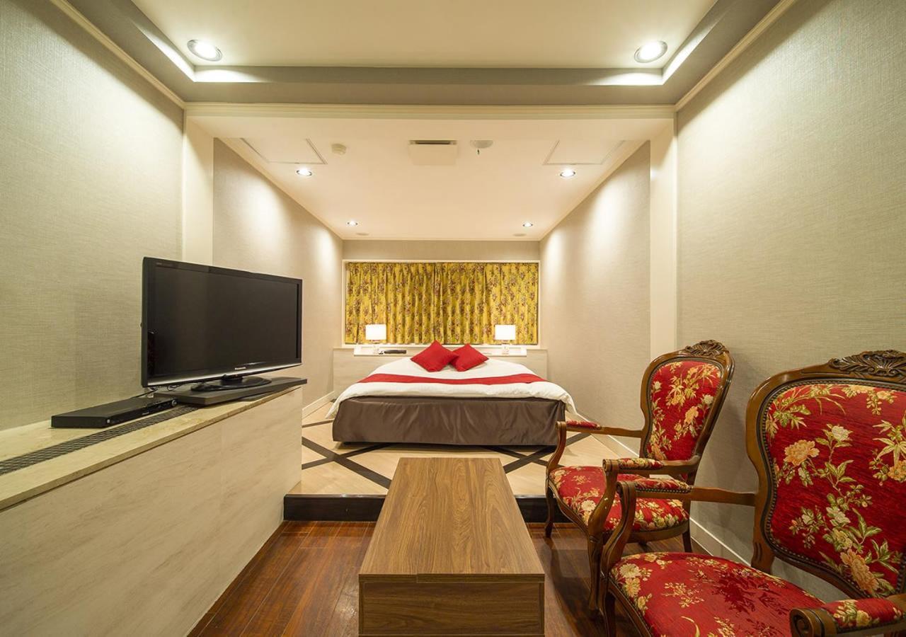 Hotel U'S Kouroen (Adults Only) Nishinomiya Dış mekan fotoğraf